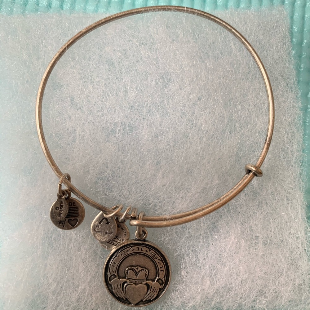 Alex and Ani silver claddagh bracelet